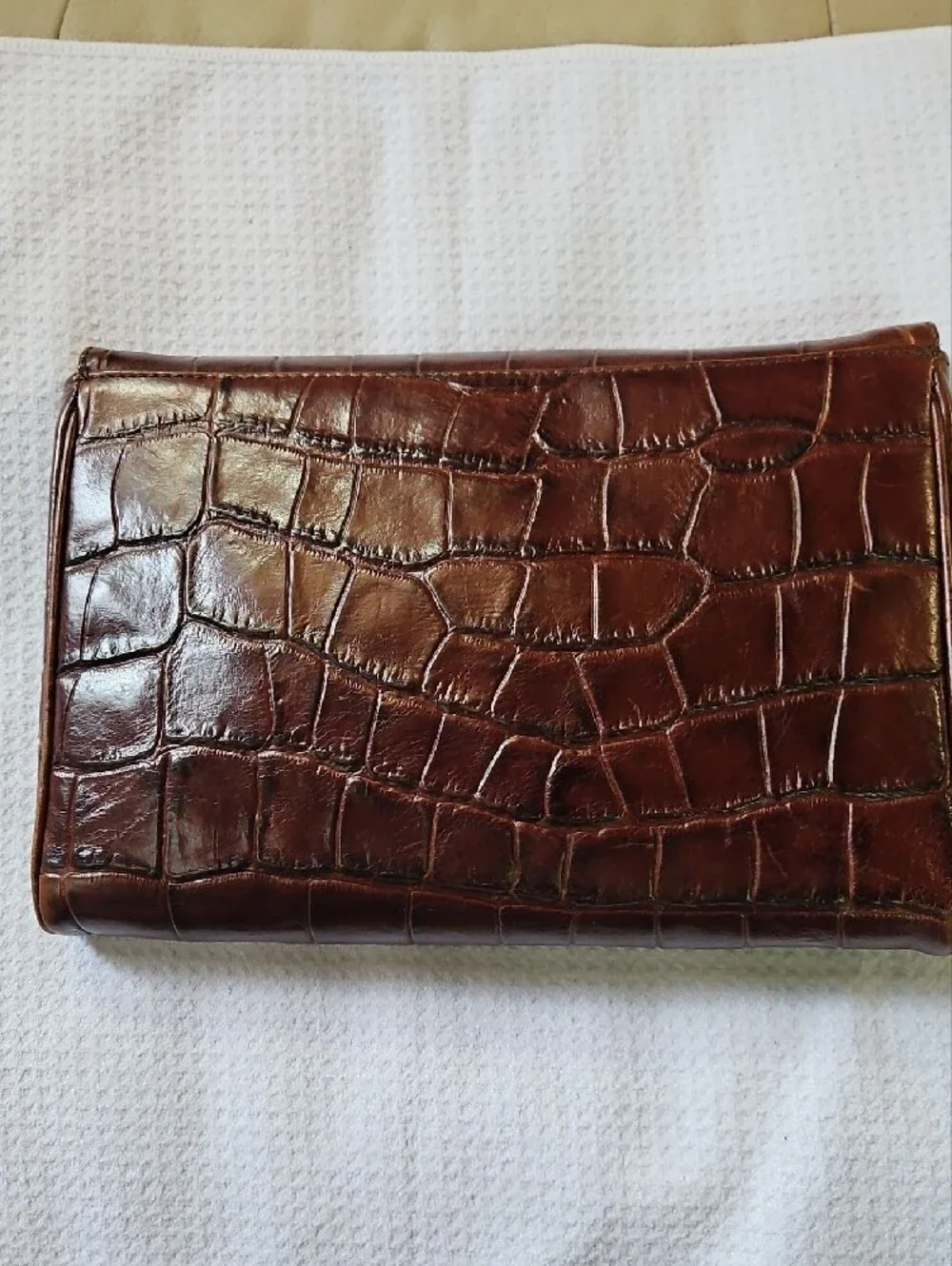 Fossil Dark Brown Croc-Embossed Leather Women’s Clutch with Gold Hardware